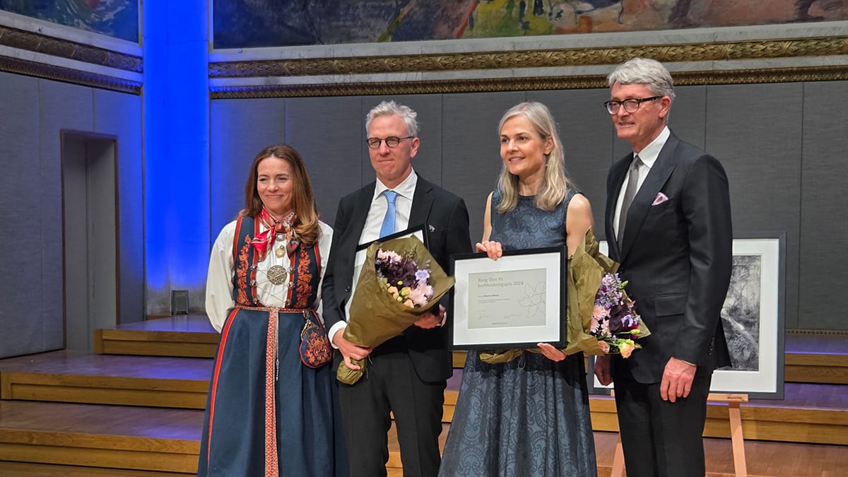 Gratulerer til Karl-Johan Malmberg og Johanna Olweus med Kong Olav Vs kreftforskningspris